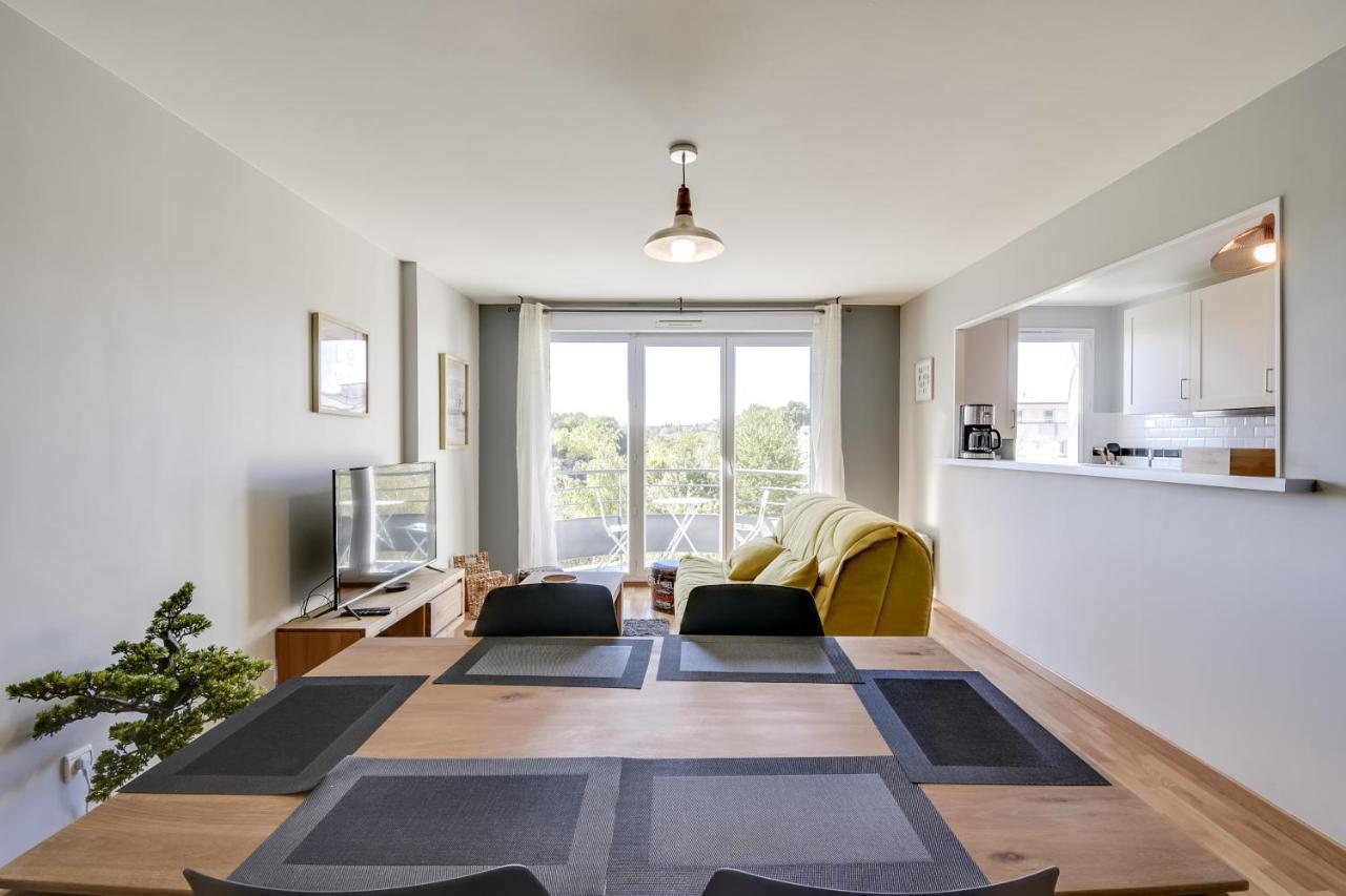 Chic Apart With Parking And Balcony Apartman Cergy Kültér fotó