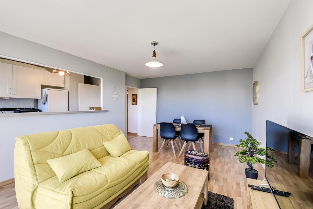 Chic Apart With Parking And Balcony Apartman Cergy Kültér fotó