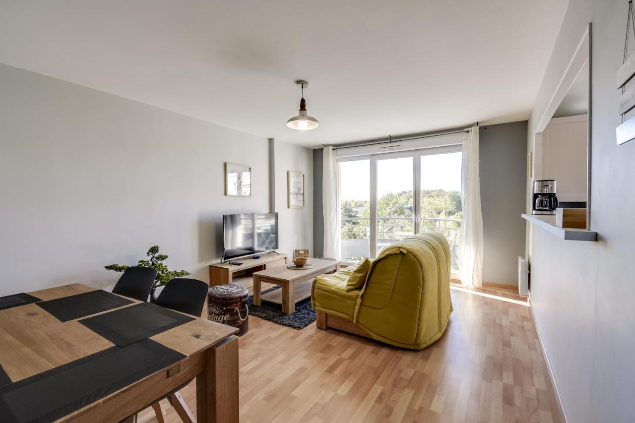 Chic Apart With Parking And Balcony Apartman Cergy Kültér fotó